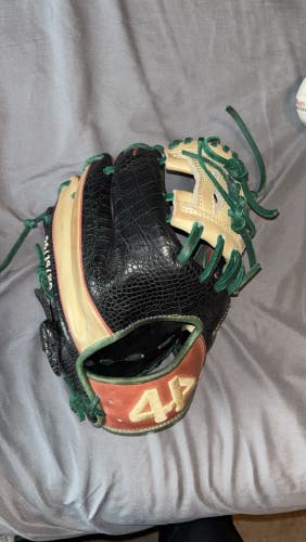 44 Pro Signature Series Glove 11.5"
