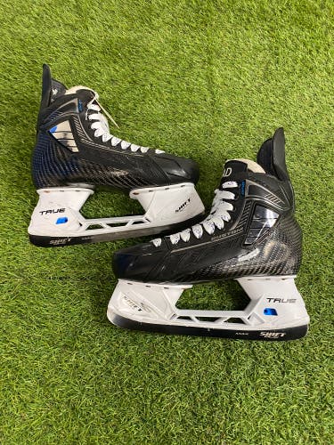 Senior True Pro Custom Hockey Skates Pro Stock | Size 8.5 (Used)