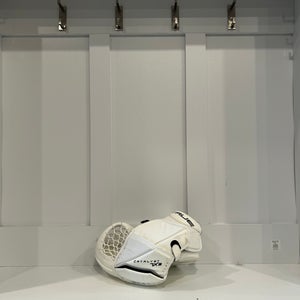 True Catalyst 7x3 Regular Int. Size Glove White (New)