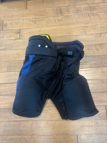 Pro Stock CCM Tacks HPTKXP Hockey Pants Toronto Maple Leafs Flipside Alternate Large Knies