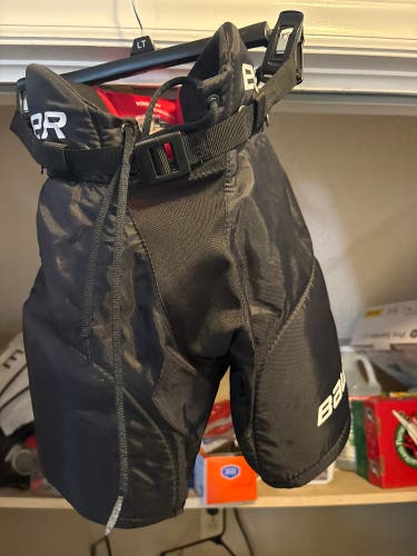 Youth Small Bauer Lil Sport Hockey Pants (Used)