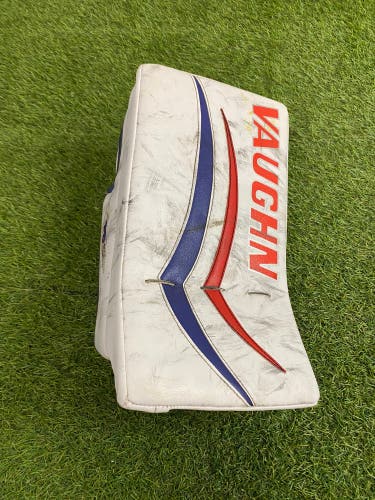 White Senior Vaughn V6 2000 Pro Goalie Blocker Regular Pro Stock (Used)