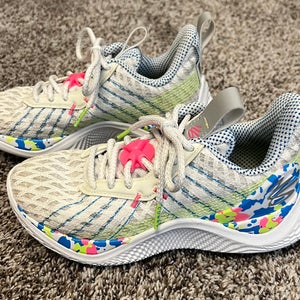 Kid's 3.5Y (Big Kids / Youth) Under Armour Curry 10 Shoes (Used)