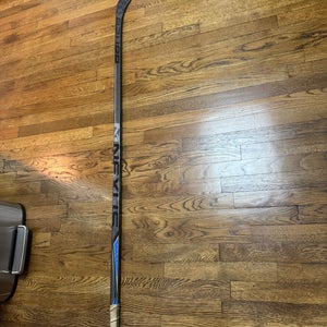 Senior Bauer Nexus 8000 Right Handed Hockey Stick P106 77 Flex (Used)