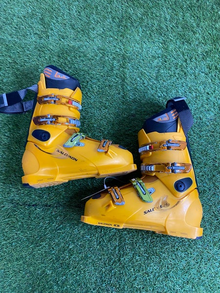 Mondo 28 & 28.5 Salomon X-Wave 9.0 Ski Boots Medium Flex (Used)