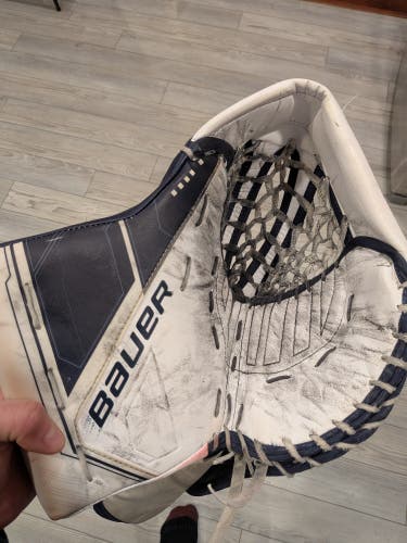 Bauer Supreme Mach Regular (Used)