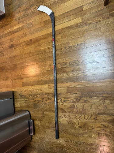 Senior Bauer Vapor APX2 Right Handed Hockey Stick P92 77 Flex (Used)