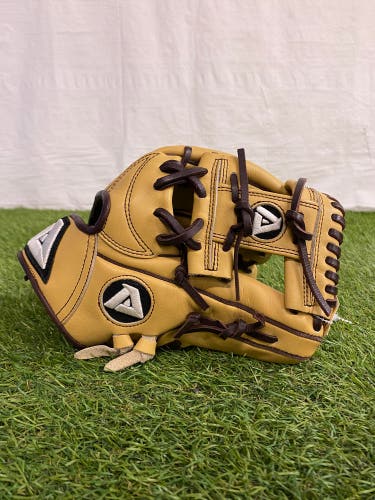 Akadema Torino Series RH Infield Baseball Glove 11.5" (Used)