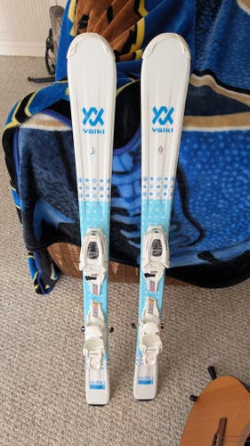 Kid's 2023 All Mountain 110 cm Volkl Flair Jr Skis With Bindings (Used)