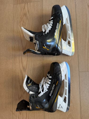 2022 Bauer Supreme M5 Pro Hockey Skates Regular Width 11 (Used)