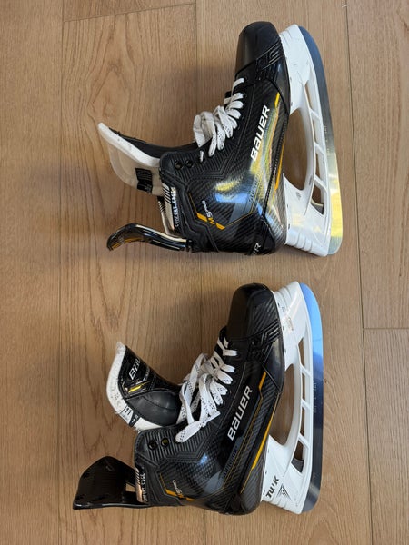 2022 Bauer Supreme M5 Pro Hockey Skates Regular Width 11 (Used)
