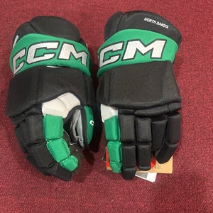 CCM Tacks XF Pro Gloves 15" Pro Stock (New) Item#ND15XF