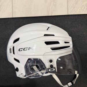 Medium CCM Tacks 920 Helmet (Used)