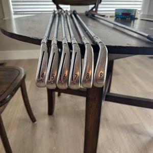 Men's 2019 TaylorMade M5 Right Handed Iron Set Stiff Flex 6 Pieces Steel Shaft (Used)