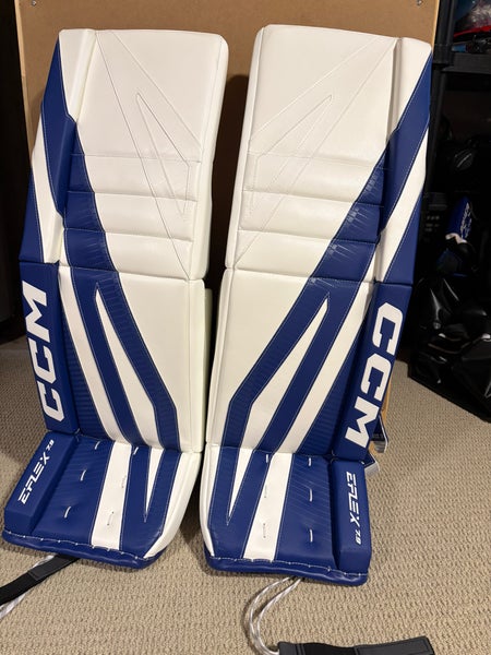 Brand New CCM Eflex 7.9 Goalie Pads 35+2 White/Blue *Offer accepted*