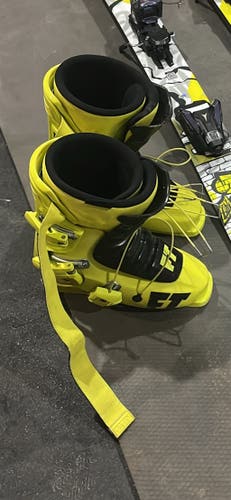 Mondo 26 & 26.5 Men's Full Tilt Drop Kick Park Ski Boots Medium Flex (Used)