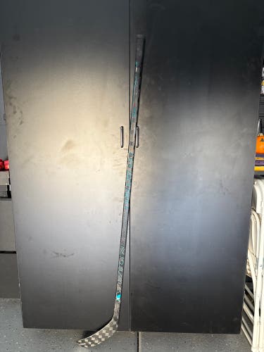 Senior CCM Vizion Left Hand Hockey Stick P28 65 Flex (Used) refurbished