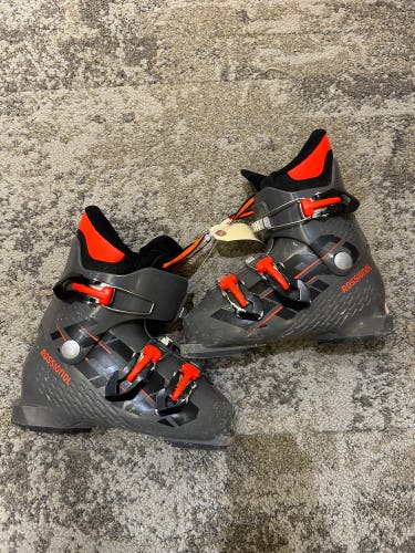 Mondo 21 & 21.5 Kid's Rossignol Hero J3 All Mountain Ski Boots (Used)