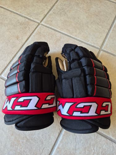 CCM HG4PC Gloves 15" Pro Stock (Used)