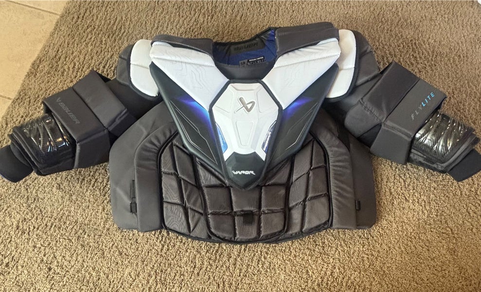 Medium 2025 Bauer Vapor Flylite Goalie Chest Protector (Used)