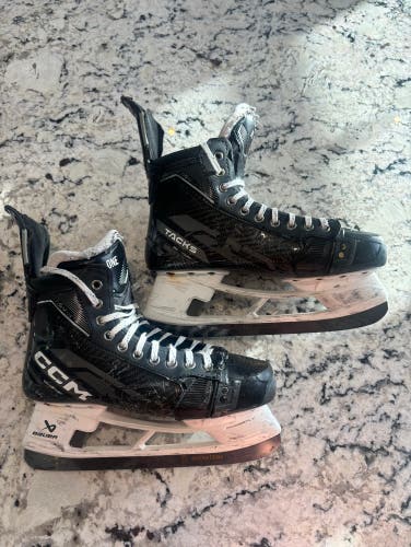 Pro Stock CCM AS-V Pro Hockey Skates Regular Width Size 9