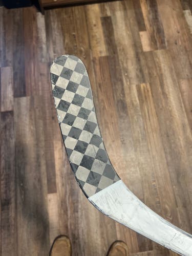 Senior ProBlackout Right Handed Hockey Stick P88 77 Flex (Used)