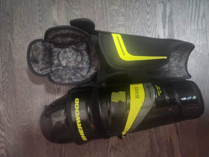 Sherwood Rekker Legend Shin Guards (16") (Used - Like New)