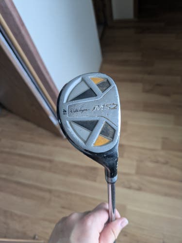 Men's Walter Hagen Right Handed Hybrid Regular Flex 4H (Used)