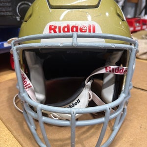 USED RIDDELL FLEX ADULT HELMET - MEDIUM - VEGAS GOLD