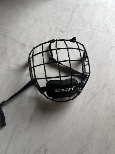 Small CCM FM580 Full Cage (Used)