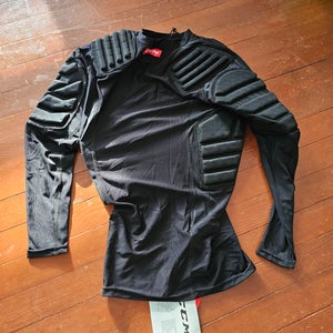CCM padded Goalie L/S Top. Junior s/m