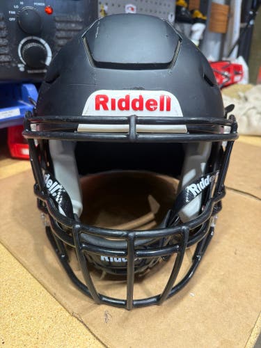 USED RIDDELL FLEX ADULT HELMET - MEDIUM - FLAT BLACK - REJECT