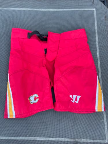 Calgary Flames Warrior Pant Shell SR Med (Pro Stock)