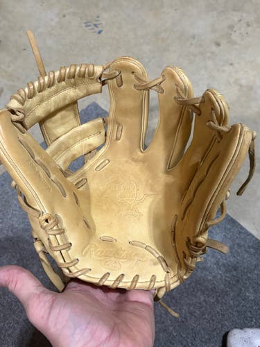 2025 Rawlings RH Infield 200 Series Baseball Glove 11.5" (Used)