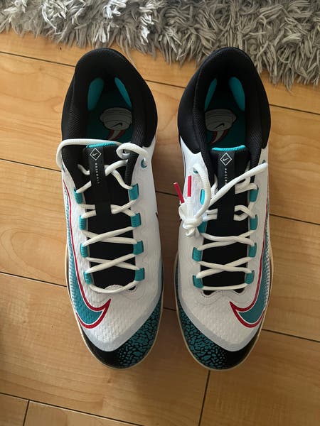 NIKE Alpha Huarache Elite 4 Low Metal Baseball Cleats Mens  display picture 1