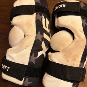 Small Youth STX Stallion 75 Arm Pads (Used)