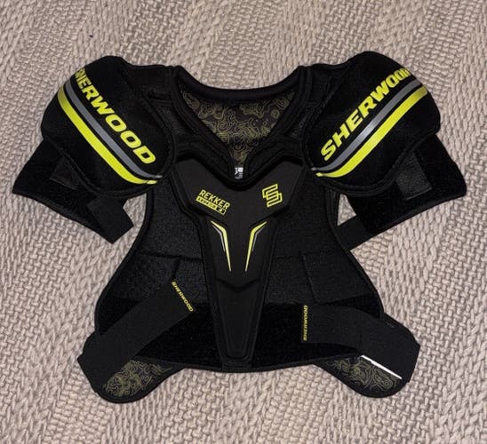 Sherwood Rekker Legend 4 Shoulder Pads - Senior Medium