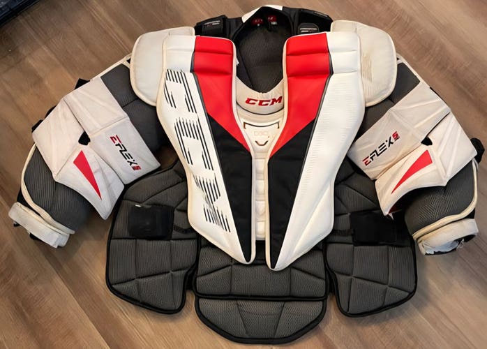 Medium CCM Eflex 5 pro Goalie Chest Protector (Used)
