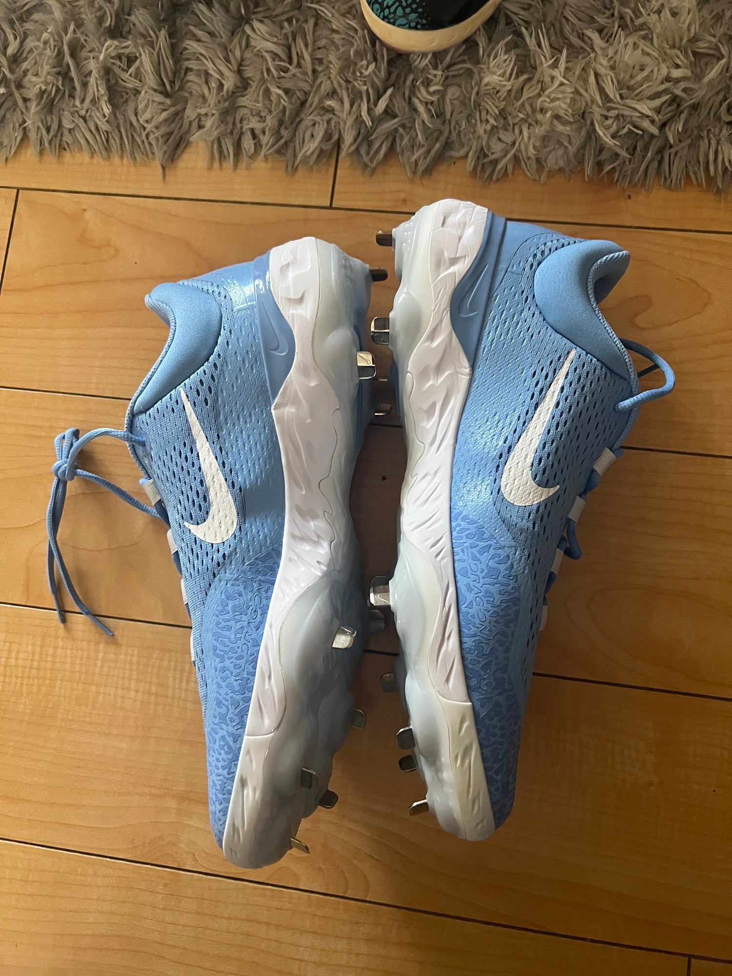 Nike Alpha Huarache Elite 4 Low Baseball Cleats UNC PE Blue 