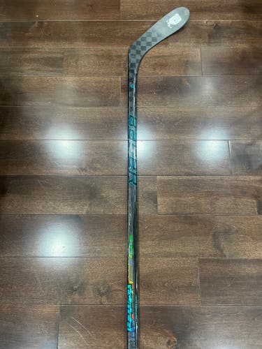 Senior Bauer Twitch Right Handed Hockey Stick P28 70 Flex (Used)