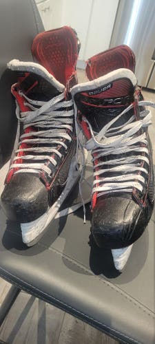 Bauer Vapor X2.7 Hockey Skates Size 8 (Used)