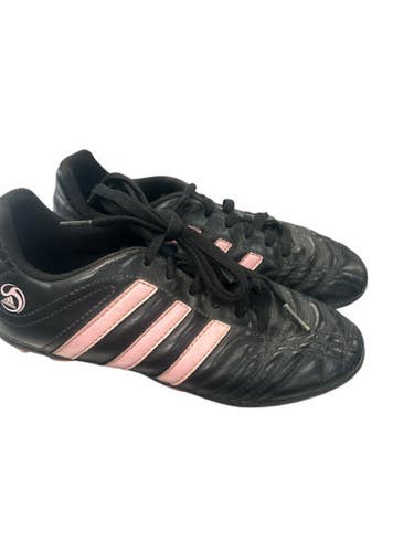 Used Adidas Soccer Cleats Black And Pink Junior 04 11862-S000092386