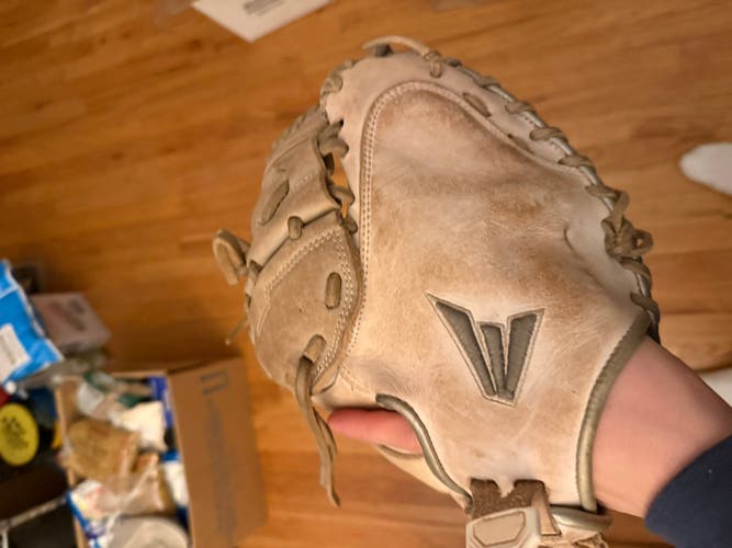 Easton Professional Collection RH Catcher's Softball Glove 34" (Used)