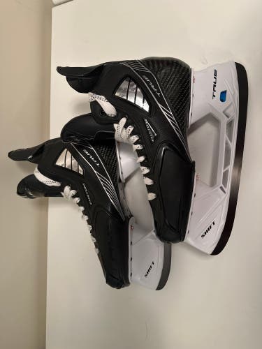 True Pro Custom Hockey Skates 12 (Used)