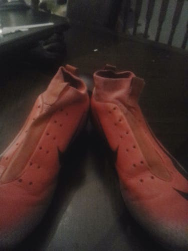 Men's 5.5Y (Big Kids / Youth) Nike High Top Trainers (Used)