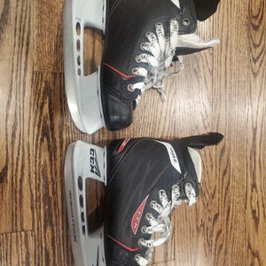 CCM RBZ 40 Hockey Skates Size Junior 1 (Used)