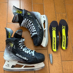 Bauer Vapor Hyperlite 2 Hockey Skates Size 5.5 Fit 2 (Used)
