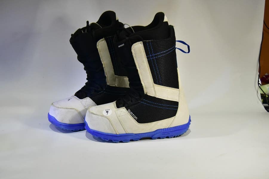 burton invader snowboard Boots 2020 The Ski Chalet It has a soft flex for easy steering and all Burton Boots Invader White Black