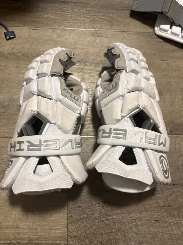Maverik Max Lacrosse Gloves 13" (Used)