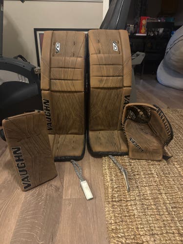 34" Vaughn V10 Pro Carbon Regular Goalie Full Set Pro Stock (Used)